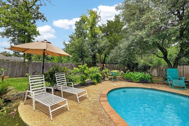 1022 Rose Circle, College Station, TX 77840