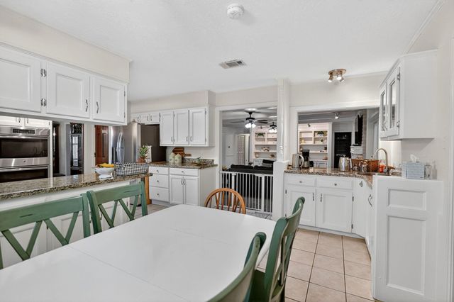 1022 Rose Circle, College Station, TX 77840