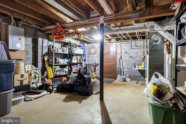 39 LONGWOOD DR, Hamilton, NJ 08620