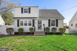 39 LONGWOOD DR, Hamilton, NJ 08620