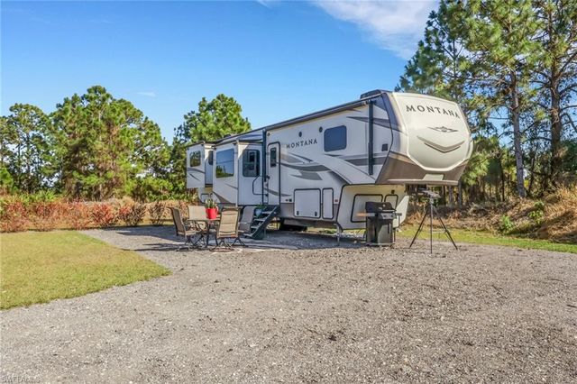 1105 Milwaukee BLVD, Lehigh Acres, FL 33974