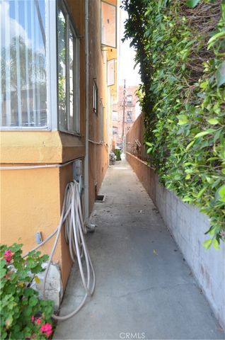 749 S Berendo, Los Angeles, CA 90005