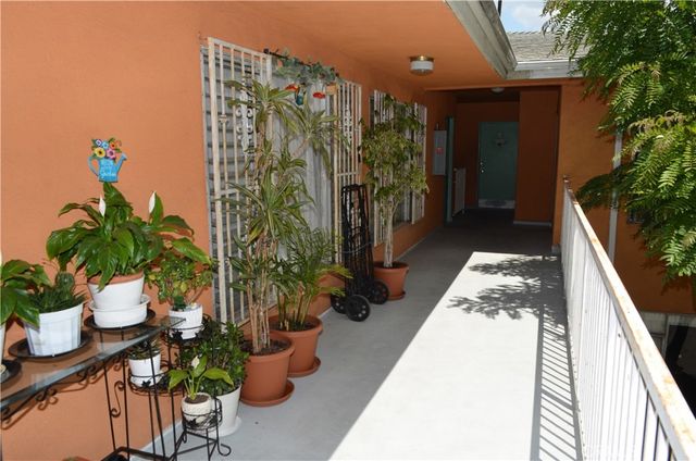 749 S Berendo, Los Angeles, CA 90005