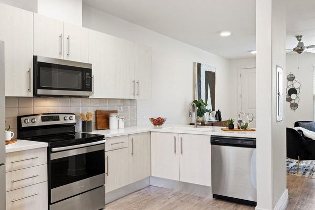 7805 Cooper LN 401, Austin, TX 78745