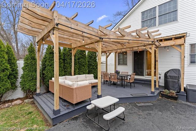 16268 Kirkshire Avenue, Beverly Hills, MI 48025