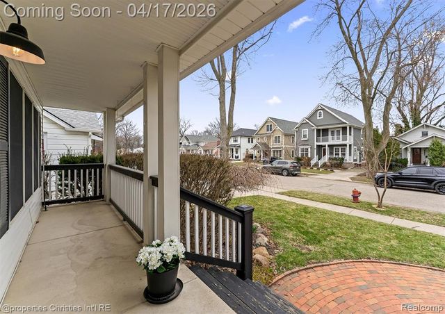 16268 Kirkshire Avenue, Beverly Hills, MI 48025