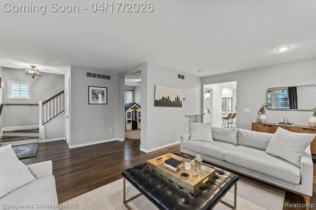 16268 Kirkshire Avenue, Beverly Hills, MI 48025