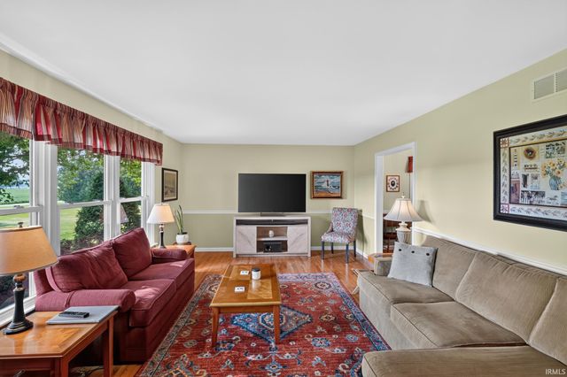 62277 Poppy Road, South Bend, IN 46614