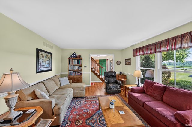 62277 Poppy Road, South Bend, IN 46614