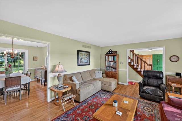 62277 Poppy Road, South Bend, IN 46614