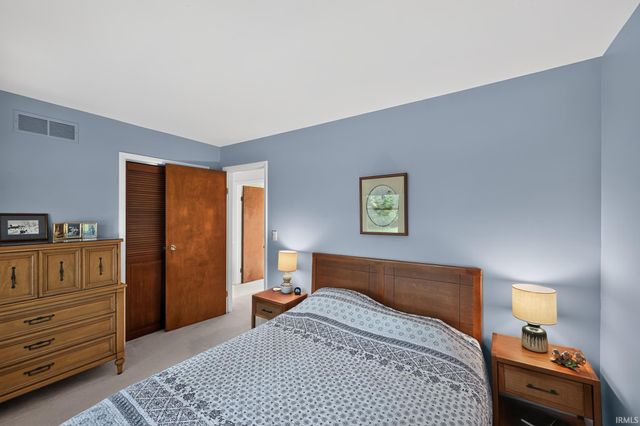 62277 Poppy Road, South Bend, IN 46614