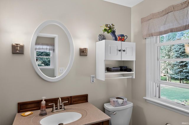 62277 Poppy Road, South Bend, IN 46614