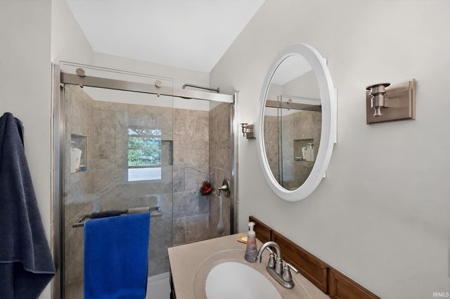 62277 Poppy Road, South Bend, IN 46614