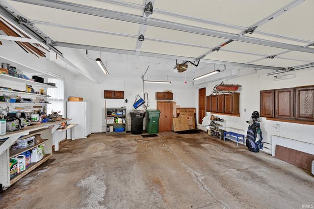 62277 Poppy Road, South Bend, IN 46614