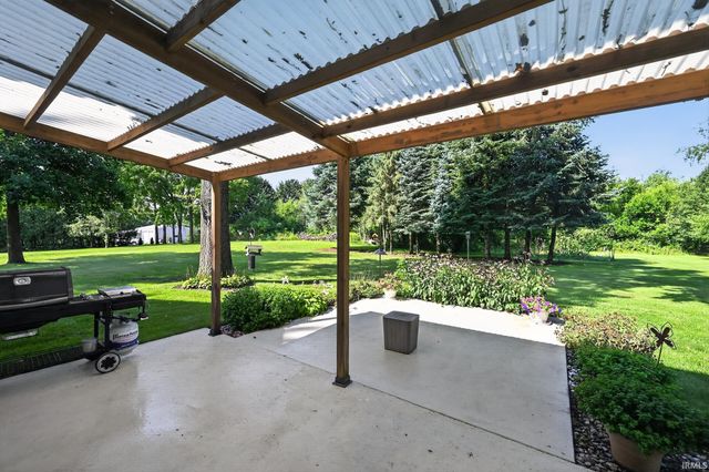 62277 Poppy Road, South Bend, IN 46614