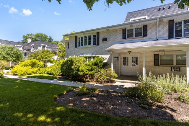 510 W Eastman Street 2F, Arlington Heights, IL 60005