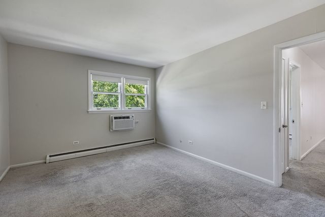 510 W Eastman Street 2F, Arlington Heights, IL 60005
