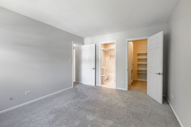 510 W Eastman Street 2F, Arlington Heights, IL 60005