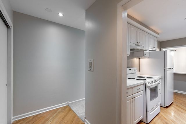 510 W Eastman Street 2F, Arlington Heights, IL 60005