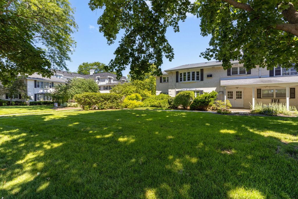 510 W Eastman Street 2F, Arlington Heights, IL 60005