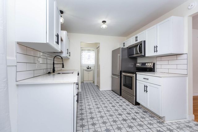 5194 Heath Avenue, Independence Charter Township, MI 48346