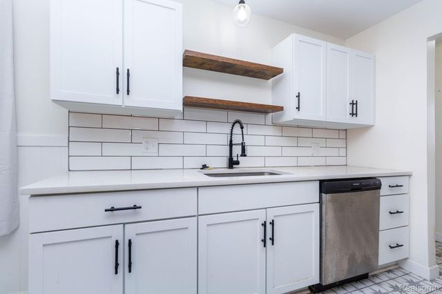 5194 Heath Avenue, Independence Charter Township, MI 48346