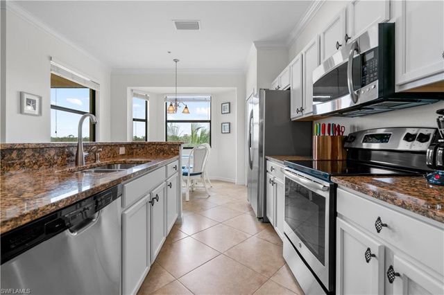 9735 Acqua CT # 641, Naples, FL 34113