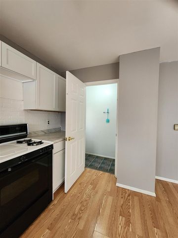 15447 Anthony Street, Romulus, MI 48174