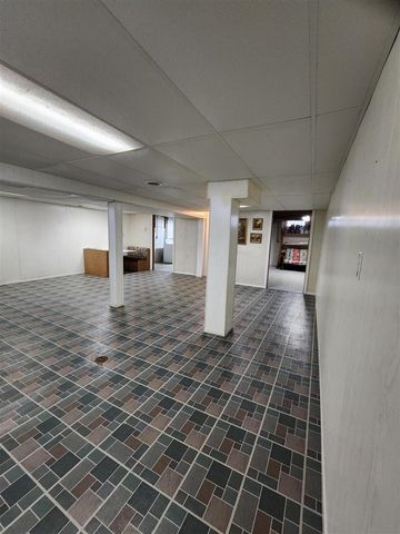 15447 Anthony Street, Romulus, MI 48174