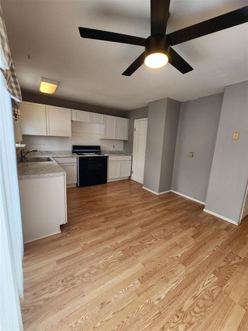 15447 Anthony Street, Romulus, MI 48174