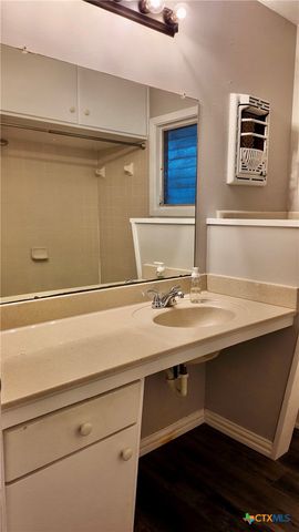 808 Fern Ln, Victoria, TX 77904