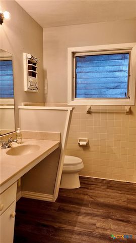 808 Fern Ln, Victoria, TX 77904