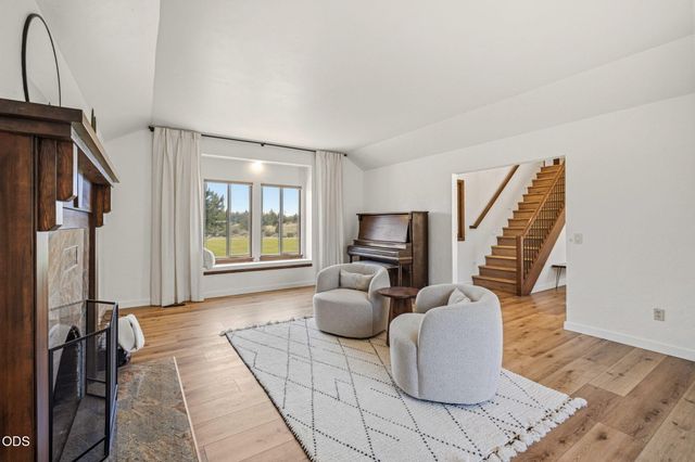 21770 Eastmont Drive, Bend, OR 97701
