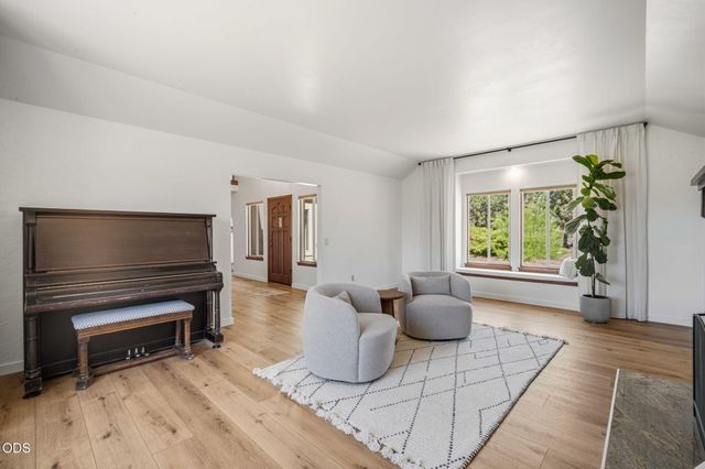 21770 Eastmont Drive, Bend, OR 97701