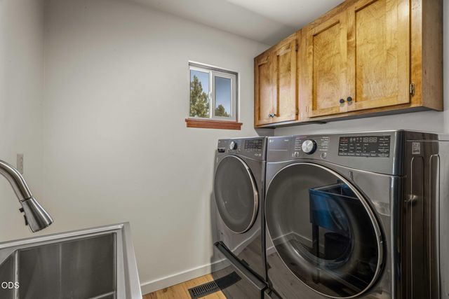 21770 Eastmont Drive, Bend, OR 97701