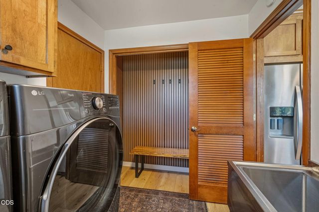 21770 Eastmont Drive, Bend, OR 97701