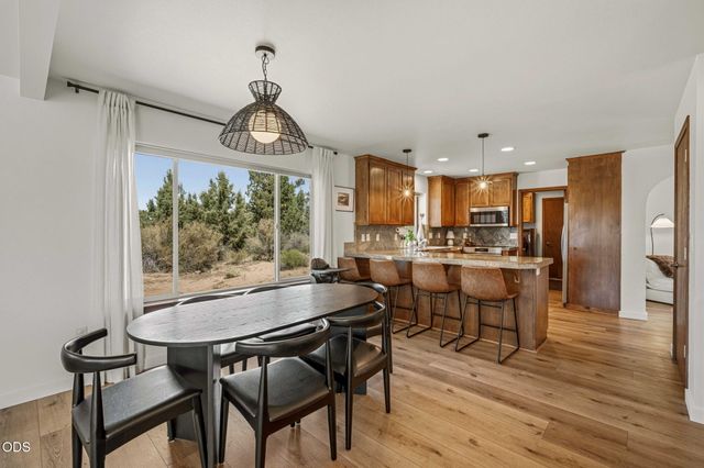 21770 Eastmont Drive, Bend, OR 97701