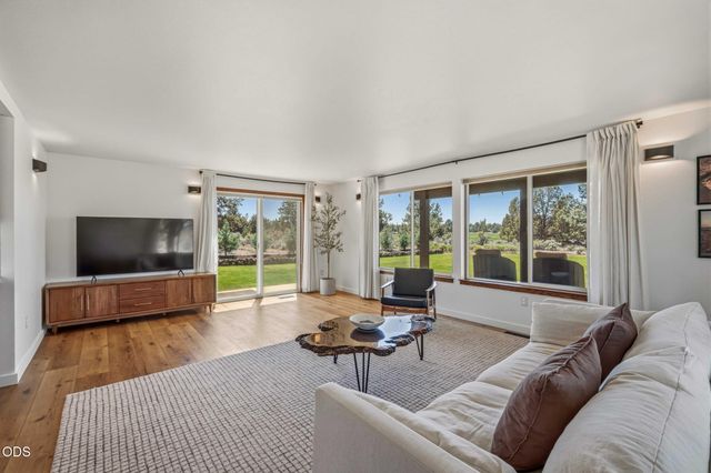 21770 Eastmont Drive, Bend, OR 97701