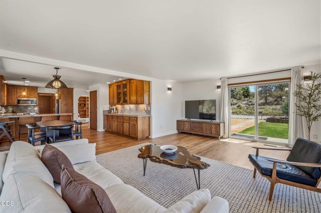 21770 Eastmont Drive, Bend, OR 97701