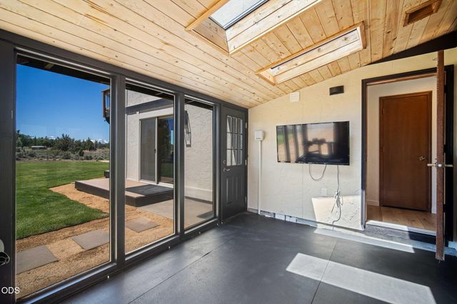 21770 Eastmont Drive, Bend, OR 97701