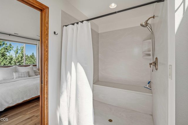 21770 Eastmont Drive, Bend, OR 97701