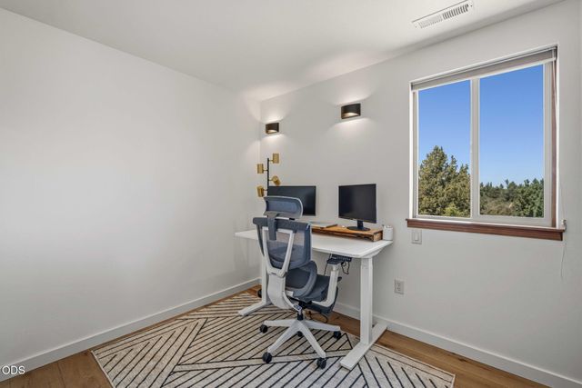 21770 Eastmont Drive, Bend, OR 97701
