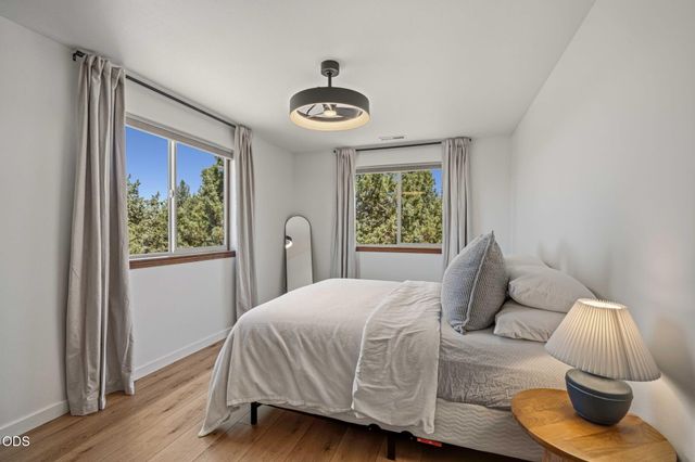 21770 Eastmont Drive, Bend, OR 97701