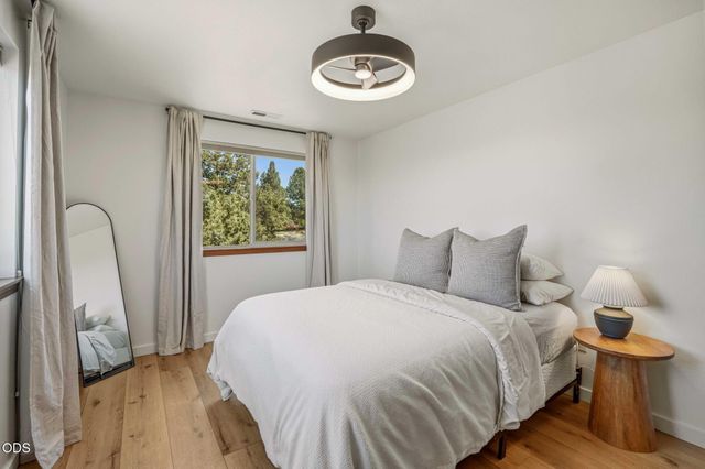 21770 Eastmont Drive, Bend, OR 97701