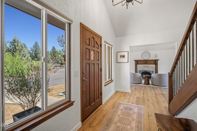 21770 Eastmont Drive, Bend, OR 97701