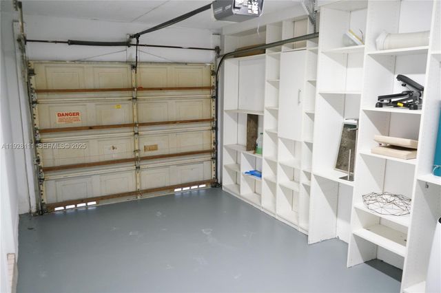 5141 NW 101st Pl, Doral, FL 33178