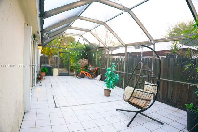 5141 NW 101st Pl, Doral, FL 33178