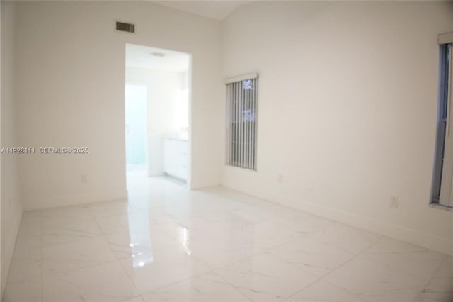 5141 NW 101st Pl, Doral, FL 33178