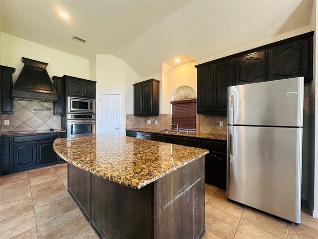 702 Carolyn T Hunt Drive, Cedar Hill, TX 75104