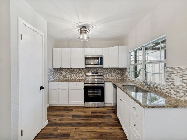 618 Via Corona, Mesquite, TX 75150